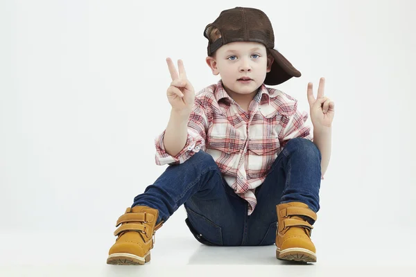 Piccolo boy.stylish bambino in abito. bambino di modo children.funny — Foto Stock