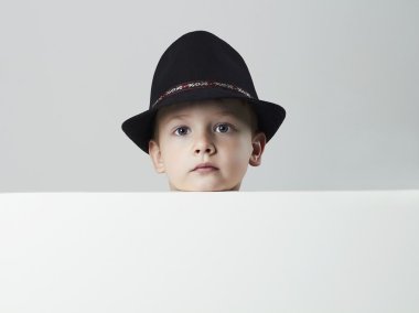 küçük çocuk hat.funny çocuk