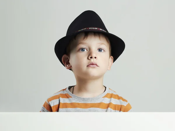 Hat.funny 子の小さな男の子 — ストック写真