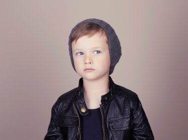 Hat.fashionable komik çocuk yakışıklı küçük çocuk