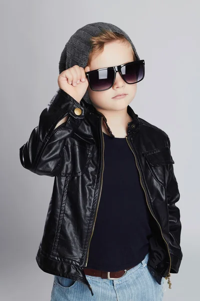 Funny child in hat.fashionable little boy in sunglasses.stylish kid in leather — Stock Photo, Image