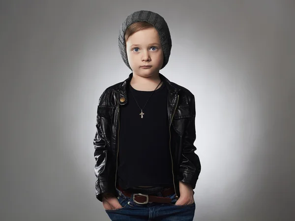 Dítě v zimě hat.fashionable dítě pořádně — Stock fotografie
