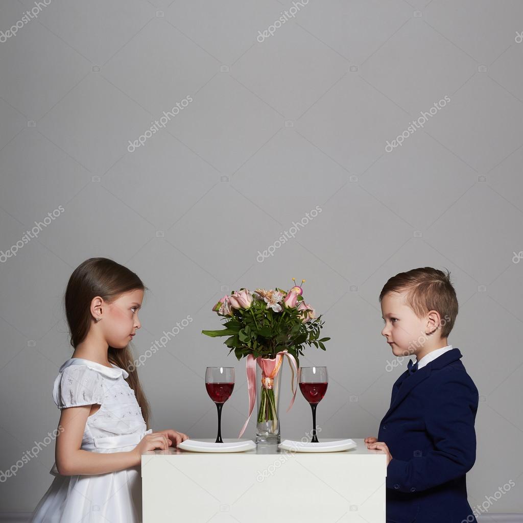 little dating Q: we undergo speed dating to give the bigs and littles more of a chance to get to know the girls on a personal level i’m going through the process to become a. little dating Q: we undergo speed dating to give the bigs and littles more of a chance to get to know the girls on a personal level i’m going through the process to become a.