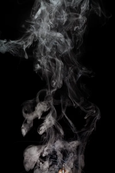 Humo abstracto sobre fondo de color negro — Foto de Stock