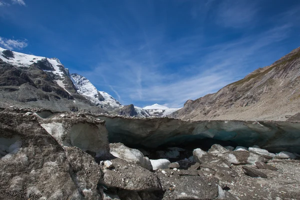 Fonte du glacier de montagne - Photo de stock — Photo