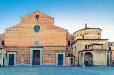 Padua Katedrali, Duomo di Padova, Basilica Cattedrale di Santa Maria Assunta ve Battistero di San Giovanni Battista Piazza Duomo Meydanı 'nda tarihi merkez, akşam manzarası, Veneto Bölgesi, İtalya