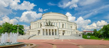 Minsk 'teki Ulusal Akademik Büyük Opera ve Bale Tiyatrosu binası