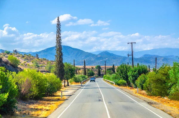 Paisaje Chipre Con Vehículos Automóviles Montados Carretera Asfaltada Valle Con — Foto de Stock