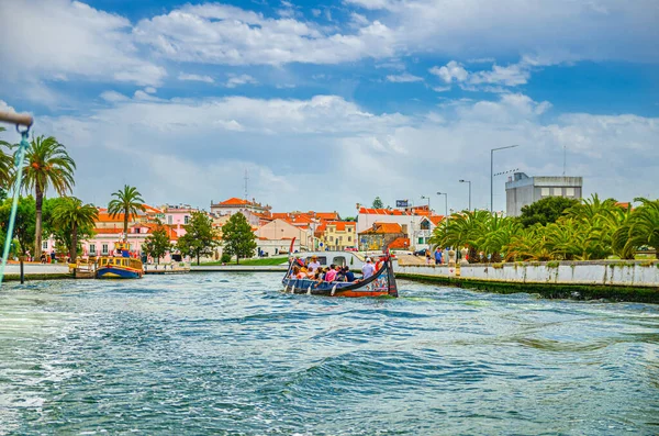 Aveiro Portugal Juni 2017 Traditionele Kleurrijke Moliceiro Boot Met Toeristen — Stockfoto