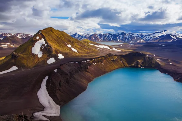 Lindo lago azul do vulcão das terras altas iceland — Fotografia de Stock