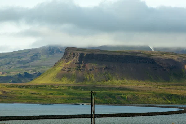 Visa på bergslandskap i Island — Stockfoto