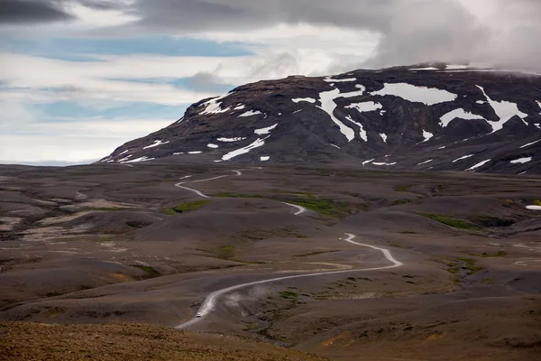 アイスランドの山の風景を見る — ストック写真
