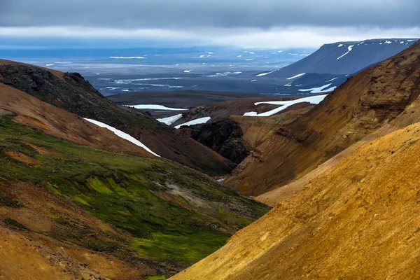 Visa på bergslandskap i Island — Stockfoto