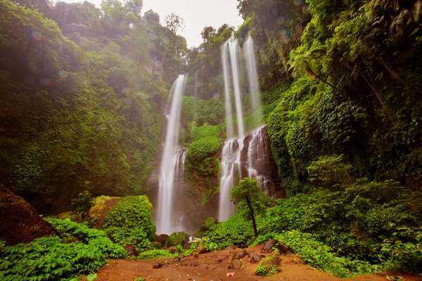 Водопады Секумпул в Бали, Индонезия — стоковое фото