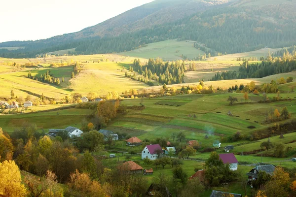 Schöne Karpaten im Herbst — Stockfoto