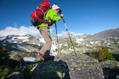 Backpacker Altay Dağları, Rusya'nın dağlarında yürüyüş