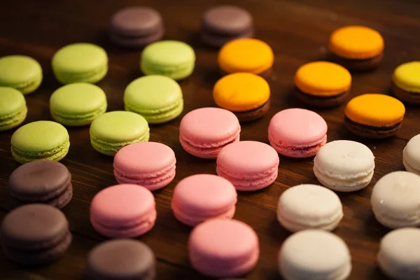 Eine Macaron - süße Süßigkeit auf Baiser-Basis — Stockfoto