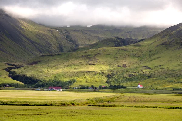 Вид на горный ландшафт Исландии — стоковое фото