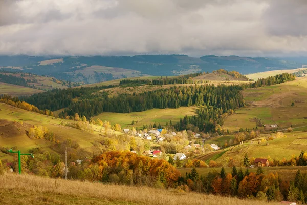 Vackra Karpaterna i höst — Stockfoto