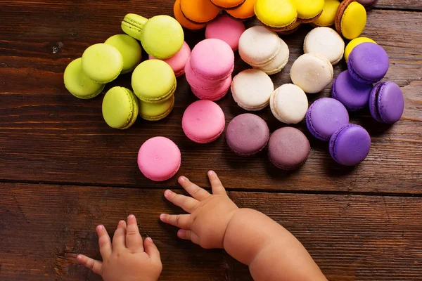 Eine Macaron - süße Süßigkeit auf Baiser-Basis — Stockfoto