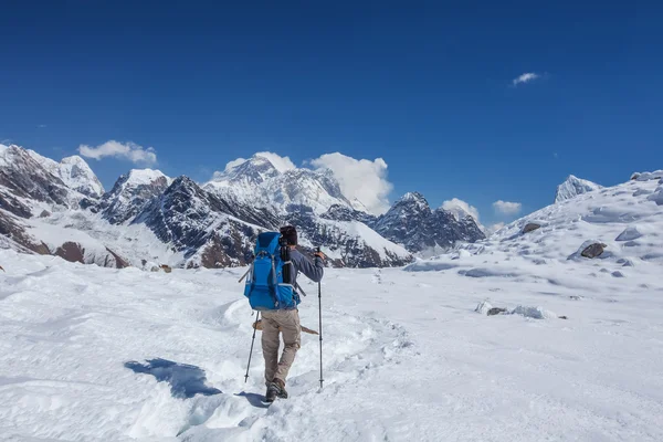 Wanderer auf dem Trek im Himalaya, Khumbu-Tal, Nepal — Stockfoto