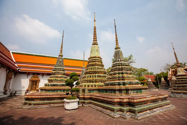 Buddhist temple, Wat Pho in Bangkok, Asia Thailand — стоковое фото