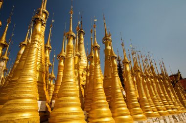 Shwe Inn tein pagoda Indein köyünde, Inle Gölü