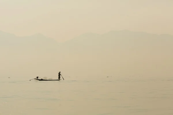 Fishermen in Inle lakes sunset, Myanmar. — Stock Photo, Image