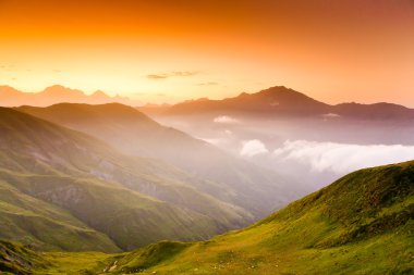 üst svaneti, Gürcistan'ın Kafkasya dağlarında güzel vadi