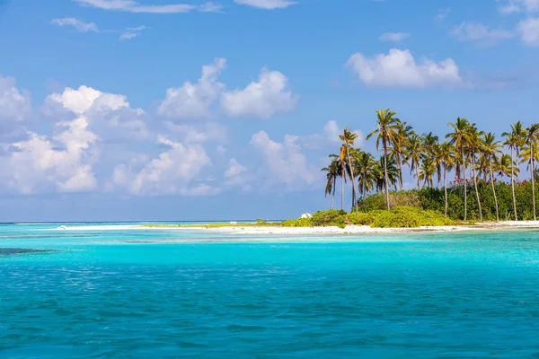 Vista panorámica del océano cerca de Maldivas — Foto de Stock