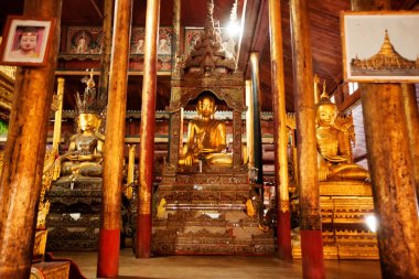 Buda kilisede oturma