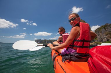 Kafkas kadın Tayland at Sea Kayak