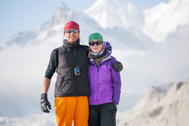 Himalaya dağlarında yürüyüş