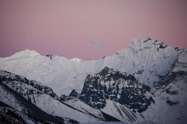 Bela paisagem das montanhas do Himalaia — Fotografia de Stock