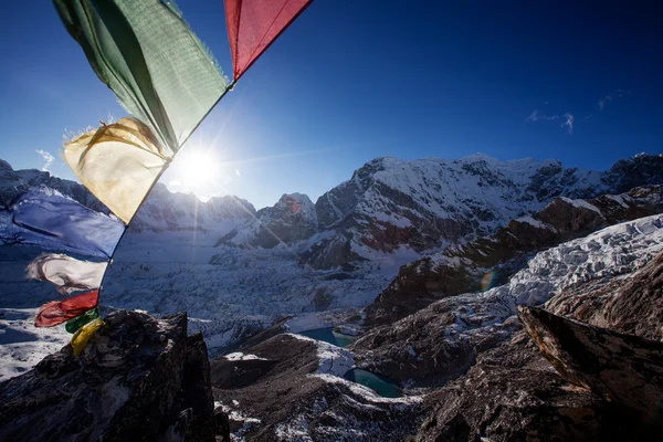 Vackra landskapet i Himalaya bergen — Stockfoto