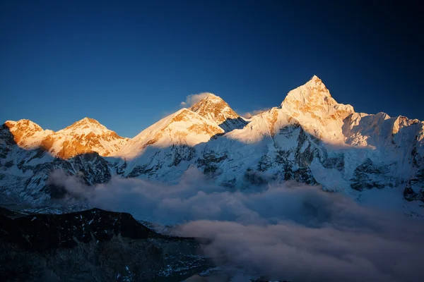 Beautiful landscape of Himalayas mountains — Stock Photo, Image