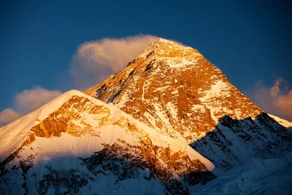 Bellissimo paesaggio delle montagne dell'Himalaya — Foto Stock