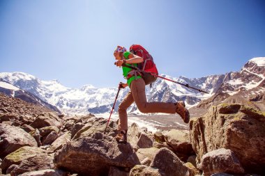 Uzun yürüyüşe çıkan kimse huso Mountain, en yüksek Sibirya'da yakınındaki