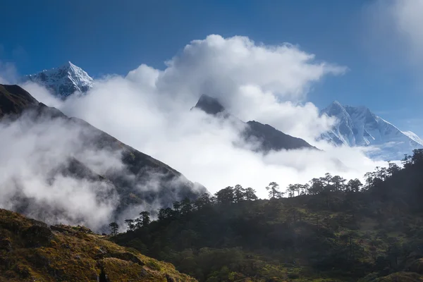 Himalaya Dağları'nın güzel manzara — Stok fotoğraf