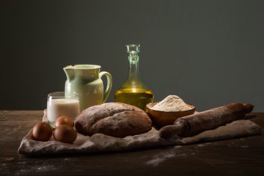 Ekmek ve un ile süt ve yumurta wo, Still life fotoğraf