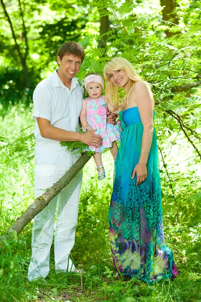 Familia feliz — Foto de Stock