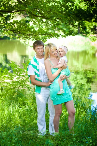 Familia feliz — Foto de Stock