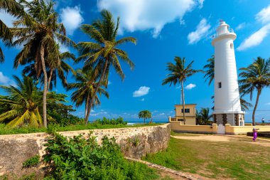 Doğal manzaraya Galle kale, Sri Lanka sırasında beyaz deniz feneri