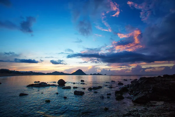Hint Okyanusu, Endonezya, Lombok Adası doğal manzaraya — Stok fotoğraf