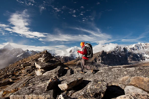 Wandern im Himalaya-Gebirge — Stockfoto