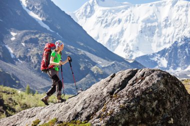 Uzun yürüyüşe çıkan kimse huso Mountain, en yüksek Sibirya'da yakınındaki