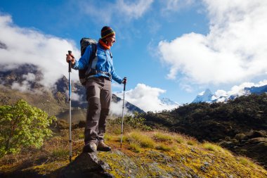 Uzun yürüyüşe çıkan kimse Trek Khumbu Vadisi, Nepal Himalayalar,