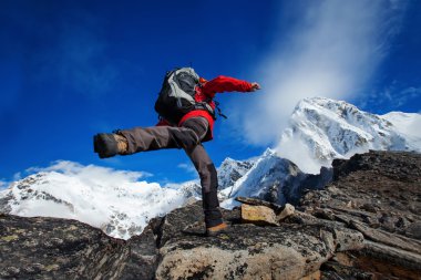 Himalaya Dağları'nda Khumbu vadi içinde hiking