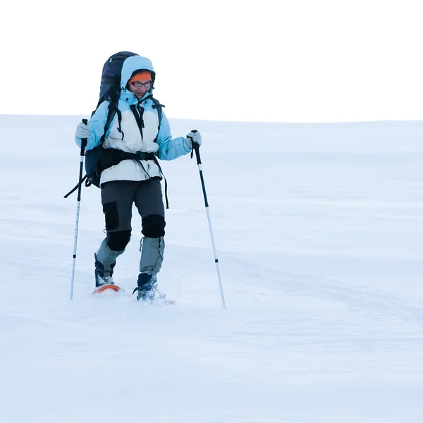 Escursionista in montagna invernale — Foto Stock