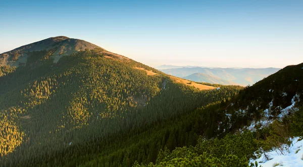 El paisaje de otoño de montaña — Foto de Stock